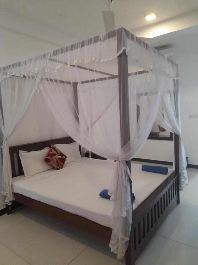 Marine Tourist Guest House At Negombo Beach 외부 사진