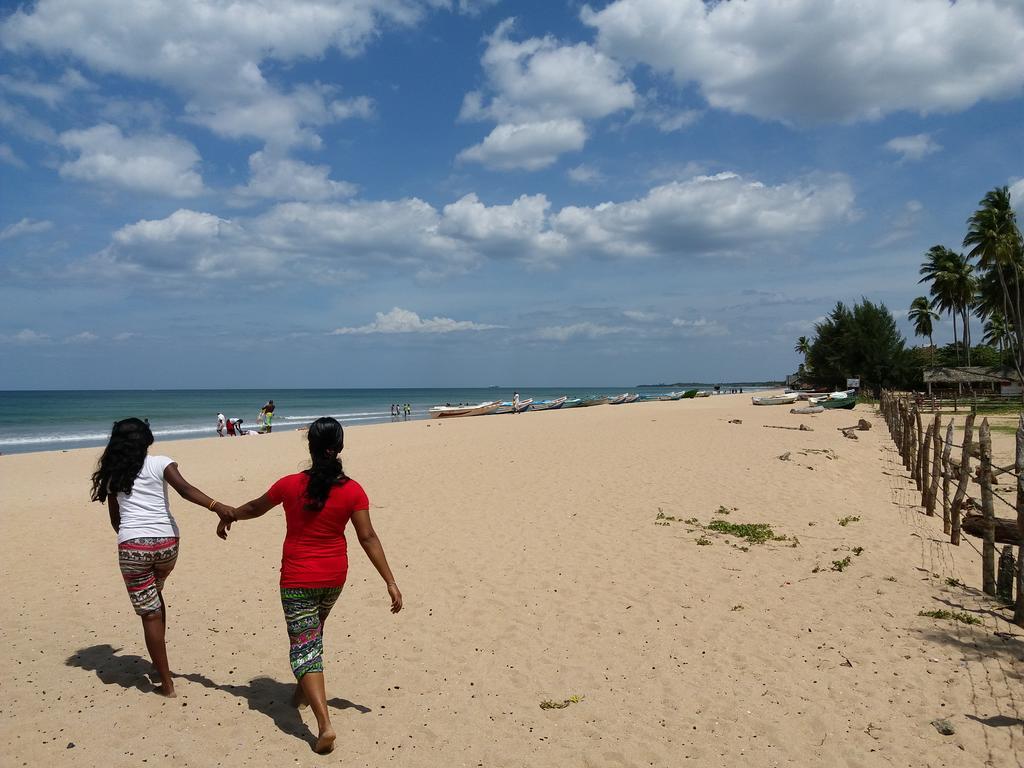 Marine Tourist Guest House At Negombo Beach 외부 사진